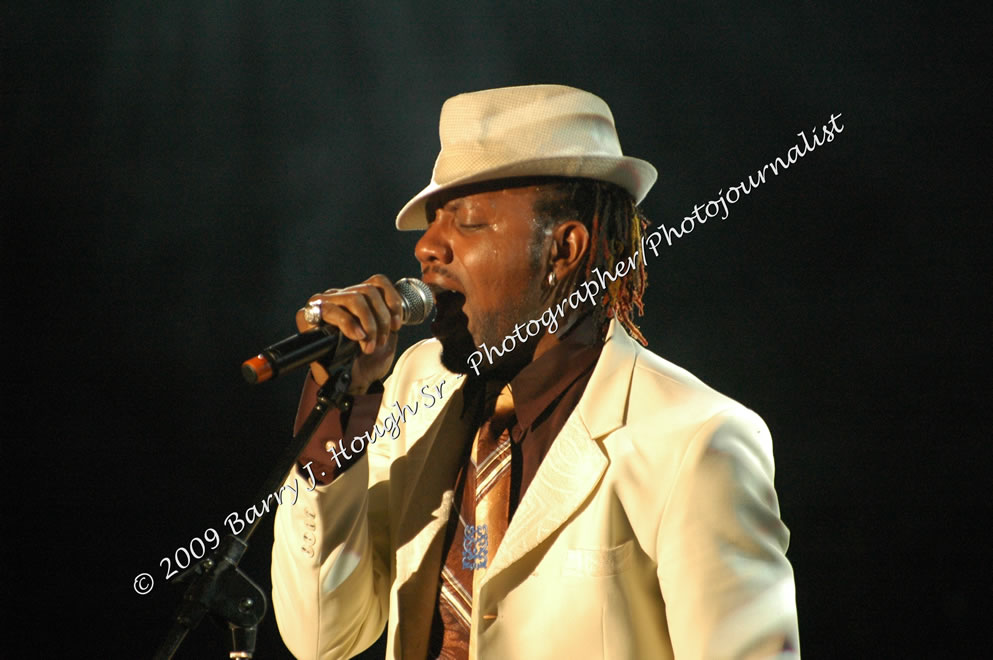 Da'ville @ Reggae Sumfest 2009 - International Night 2 - Reggae Sumfest 2009,Catherine Hall, Montego Bay, St. James, Jamaica W.I. - Saturaday, July 25, 2009 - Reggae Sumfest 2009, July 19 - 25, 2009 - Photographs by Net2Market.com - Barry J. Hough Sr. Photojournalist/Photograper - Photographs taken with a Nikon D70, D100, or D300 - Negril Travel Guide, Negril Jamaica WI - http://www.negriltravelguide.com - info@negriltravelguide.com...!